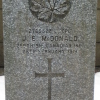 isitt_russia_cemetery_21