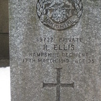 isitt_russia_cemetery_36