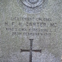 isitt_russia_cemetery_89